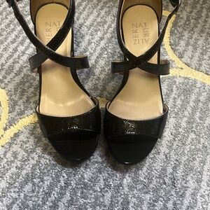 Naturalizer black patent leather heels